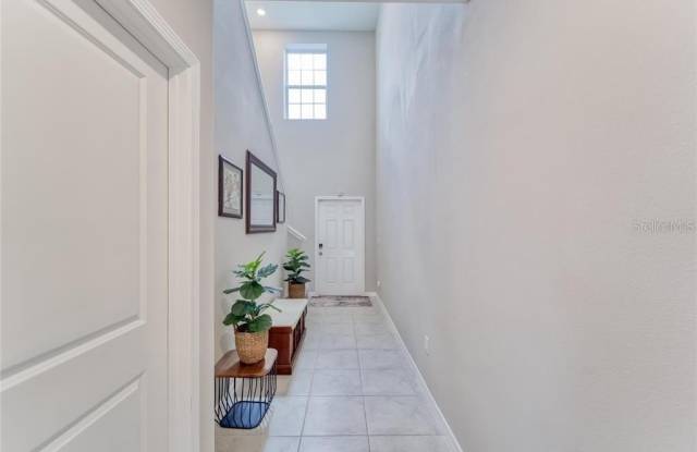 11918 MIRACLE MILE Drive Gallery 4