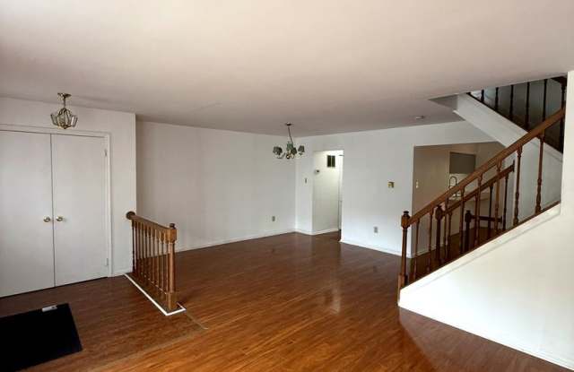 Spacious 3-Bedroom Townhome in Wellington Valley | Finished Basement & Wooded Views Gallery 3