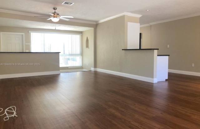 2809 Middle River Dr photos photos