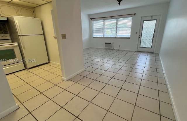 306 Newport T Gallery 2