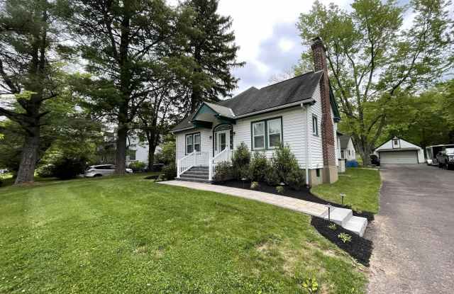 2249 W WALNUT Street photos photos