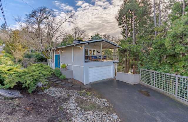 Gorgeous Mid-Century Modern, in the heart of Candalaria! Gallery 1