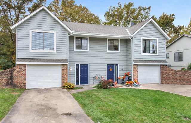 Luxury Living - Walking Distance to Downtown Lee's Summit! Gallery 3