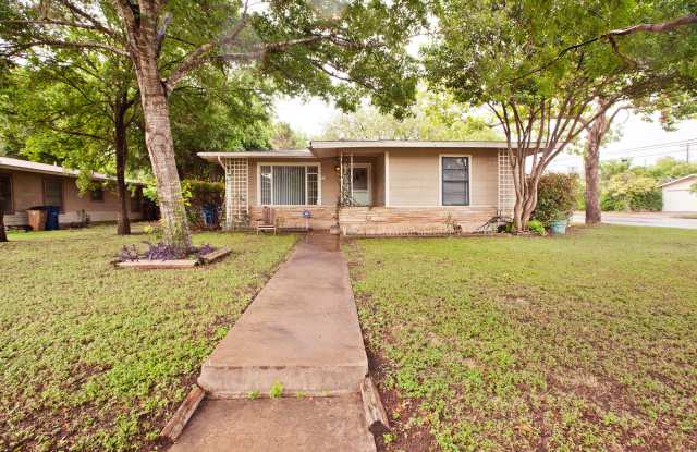 600 W. Crestland Drive Gallery 3