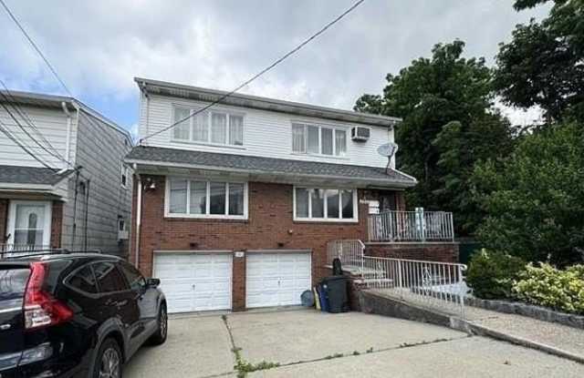 689 FAIRVIEW AVE photos photos