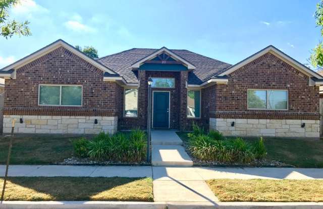 Spacious 4-Bed, 4.5-Bath Home in the Heart of the Baylor Bubble! photos photos