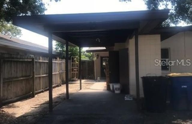 222 N SATURN AVENUE - 222 North Saturn Avenue, Clearwater, FL 33755