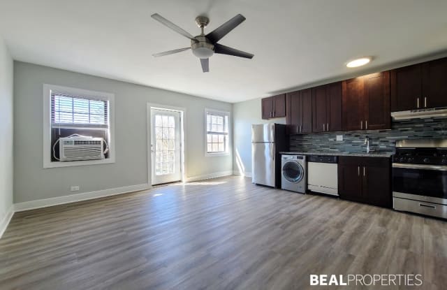 730 Judson Ave - 730 Judson Avenue, Evanston, IL 60202