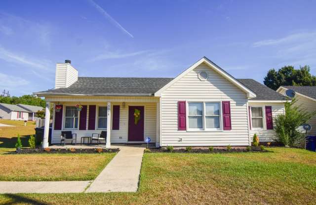 FIRST TWO WEEKS RENT FREE! 3 Bedroom 2 Bathroom- Pets Considered photos photos