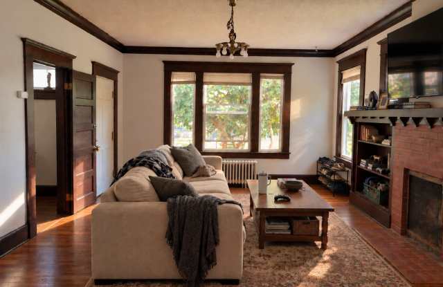 4+ bdrm/2 bath in the York area! Gallery 1