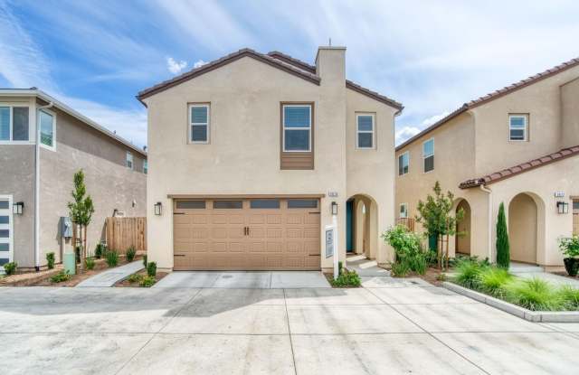 3/2.5 In Clovis Gated Community photos photos