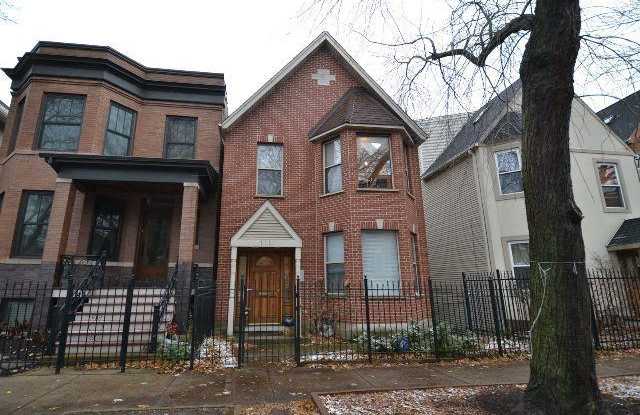 3121 Hoyne Gallery 1