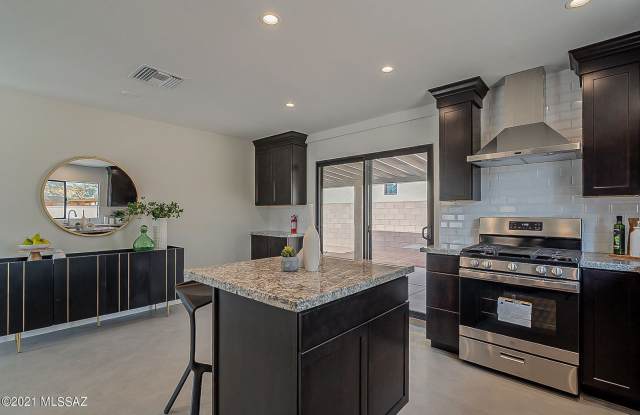Fully Renovated 3BD/2BA with Designer Finishes Gallery 4