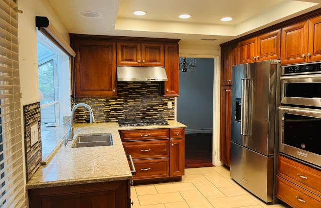 5 Bedroom/4 bath Home in San Dimas Gallery 3