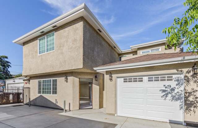Stunning 3 Br 2.5 Ba with quick access to the I-5 Freeway. photos photos Stunning 3 Br 2.5 Ba with quick access to the I-5 Freeway. photos photos