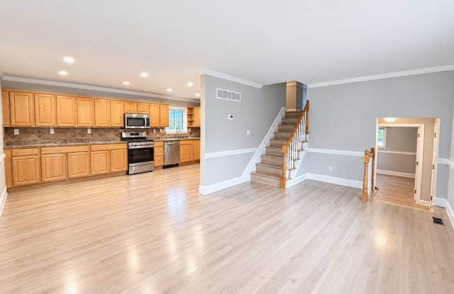 Single Family Home in Severna Park with large yard Gallery 3