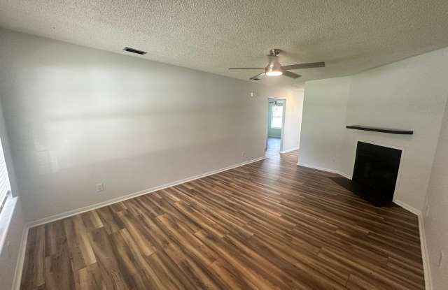 2BD/2BA Duplex near VSU & Valdosta Mall Gallery 4