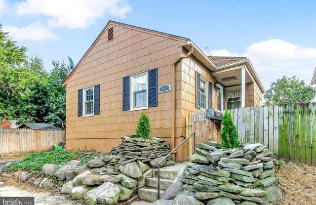Coming Soon - Charming 2 Bedroom, 1 Bath Home in York, Pa. photos photos