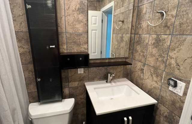 845 Northeast 37th Street photos photos