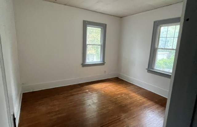 222-224 Selye Terrace - 222 UP Gallery 2