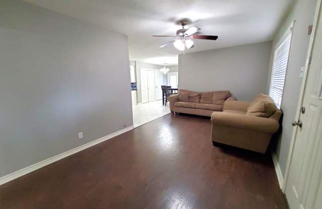 720 S. 6th St, Nederland TX 77627 Gallery 2