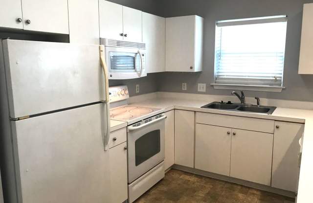 3923 Gladiola Court- Unit 101 Gallery 2