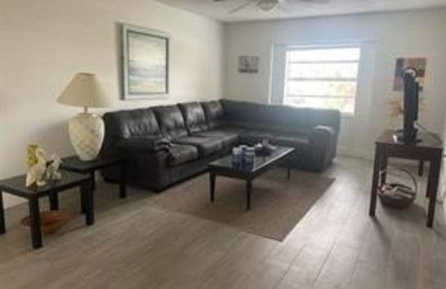 12620 Kenwood Lane Gallery 3