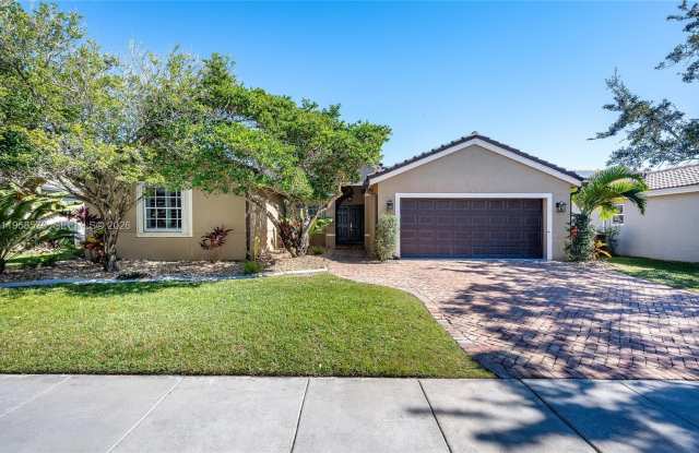 405 SW 198th Ter photos photos