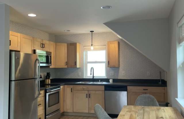 348 Stafford Ave photos photos