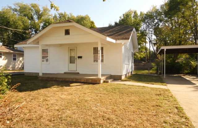 Charming 2-bedroom, 1-bath home in Springfield, MO Gallery 1