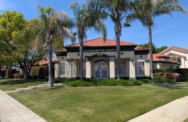 Mansionette Court 1 bedroom 1 bathroom condo with updated and upgraded amenities + community amenities and community pool. photos photos