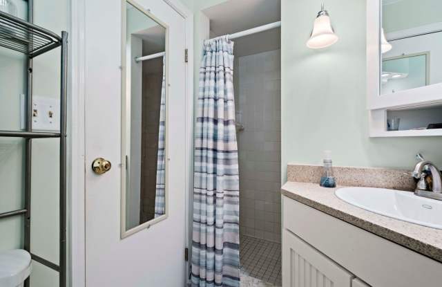 Beautifully Updated 3-Bedroom, 2-Bath Ranch with Grand Traverse Bay Views Gallery 3