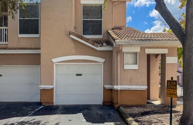 Two bedroom two bath with single car garage in New Tampa! Gallery 4