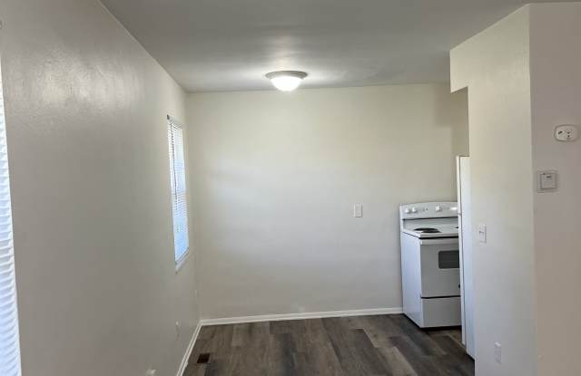 256 South Harbine Avenue - A Gallery 4