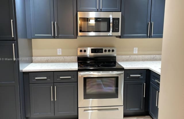 120 Royal Park Dr photos photos