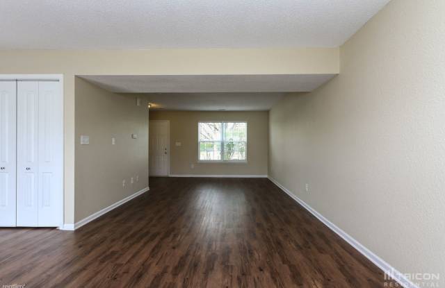 1745 Perry Commons Boulevard Gallery 3