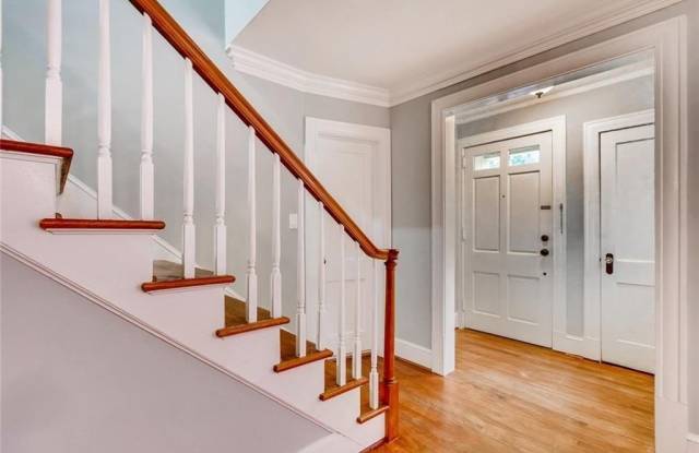 1719 Ridgewood Drive NE photos photos