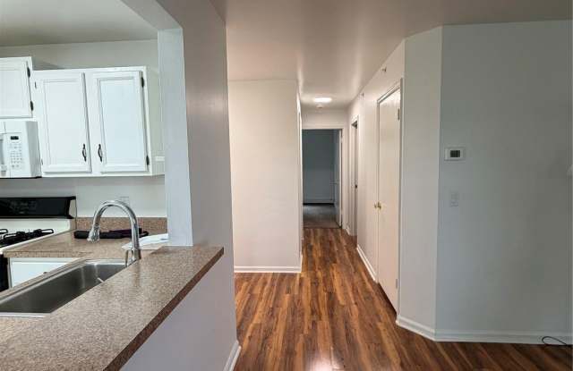 20 Lexington Hill Gallery 1