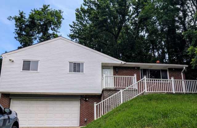 MODERN 3 BEDROOM HOME IN SOUTH PARK! photos photos