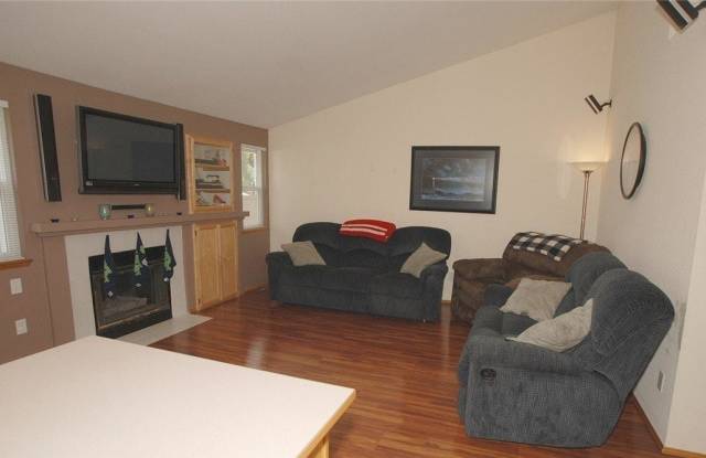 15927 Cascade Lane Southeast Gallery 3