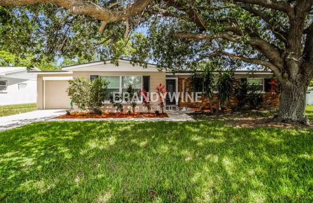 3221 Thistlehill Drive photos photos