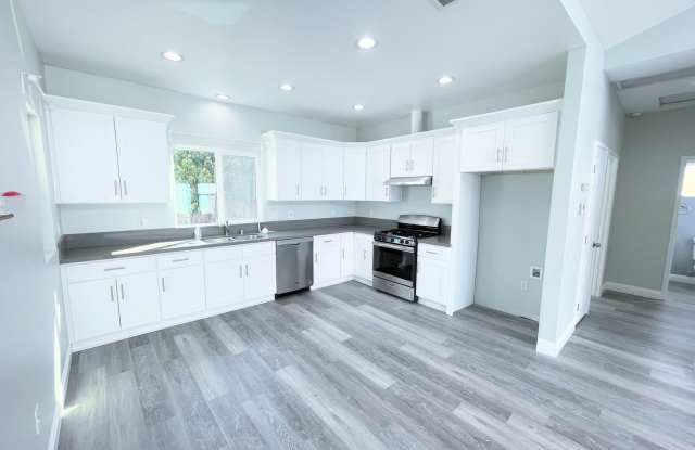 18223 Arminta St. Gallery 4