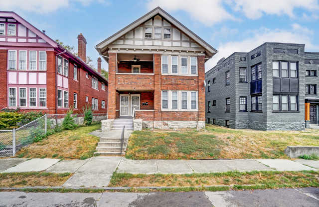1666 Franklin Avenue Gallery 1