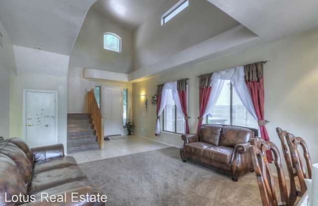 2070 W Corona Dr. Gallery 3