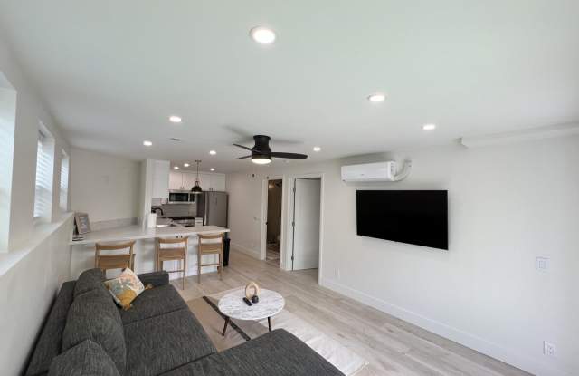 4920 W Mountain View Dr photos photos