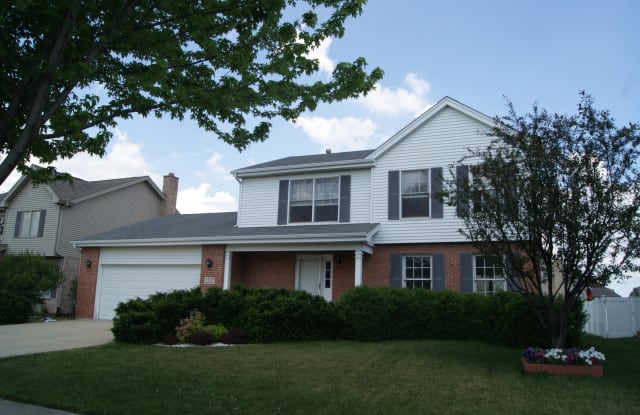 1212 S Somerset Lane - 1212 South Somerset Lane, Woodridge, IL 60517