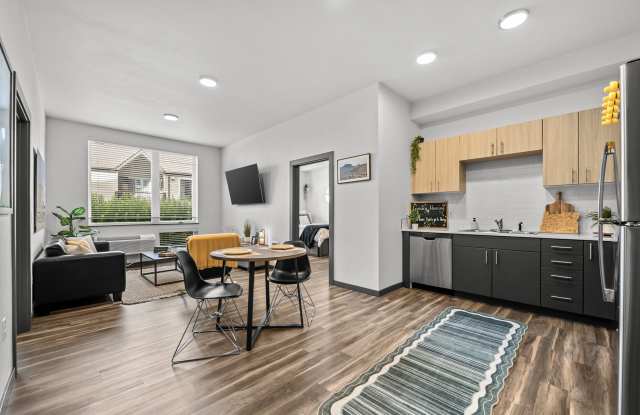 The Flats at Chase - Student Housing Gallery 4