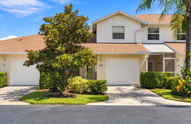 ** BRIARWOOD ** 3 BED / 2.5 BATH - GARAGE - CENTRAL NAPLES - TURNKEY - SEASONAL OR SHORT TERM Gallery 1