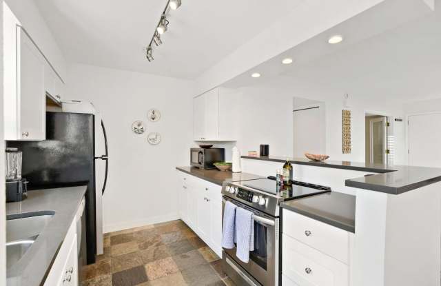 Work & Stay in Downtown Boulder | 2BR + Office Gallery 3