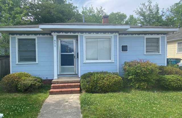 Adorable Old West Durham Home / Fenced Backyard - 611 Hicks Street, Durham, NC 27705